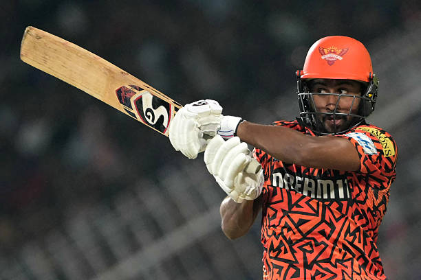 Kamindu Mendis Biography